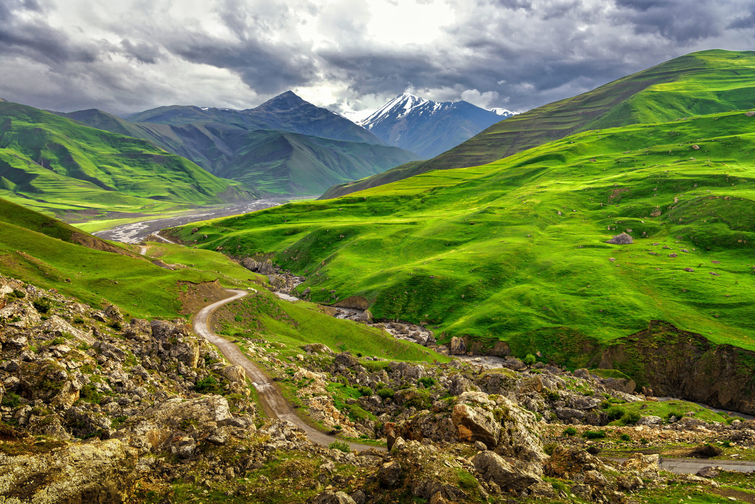 Azerbaijan,Landscape,In,Nature,,Beautiful,Mountains,And,Hills,In,The