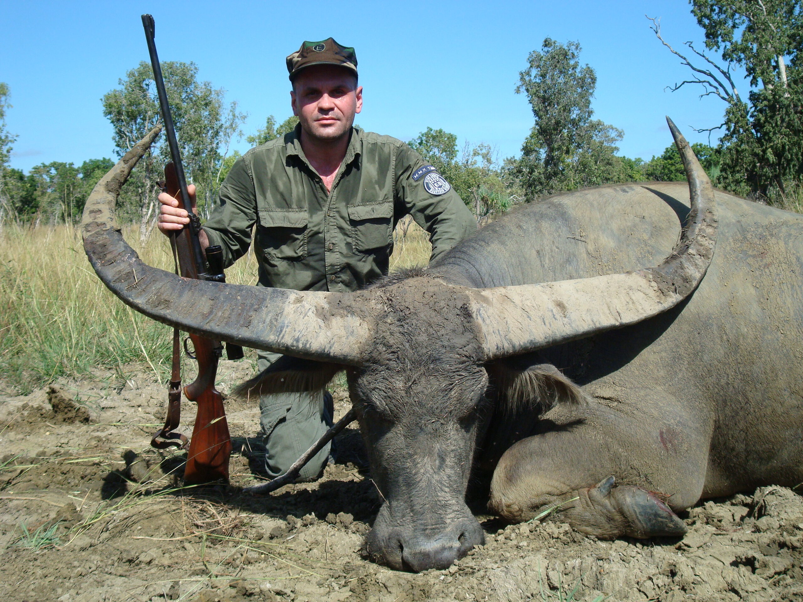 hunt-water-buffalo-in-australia