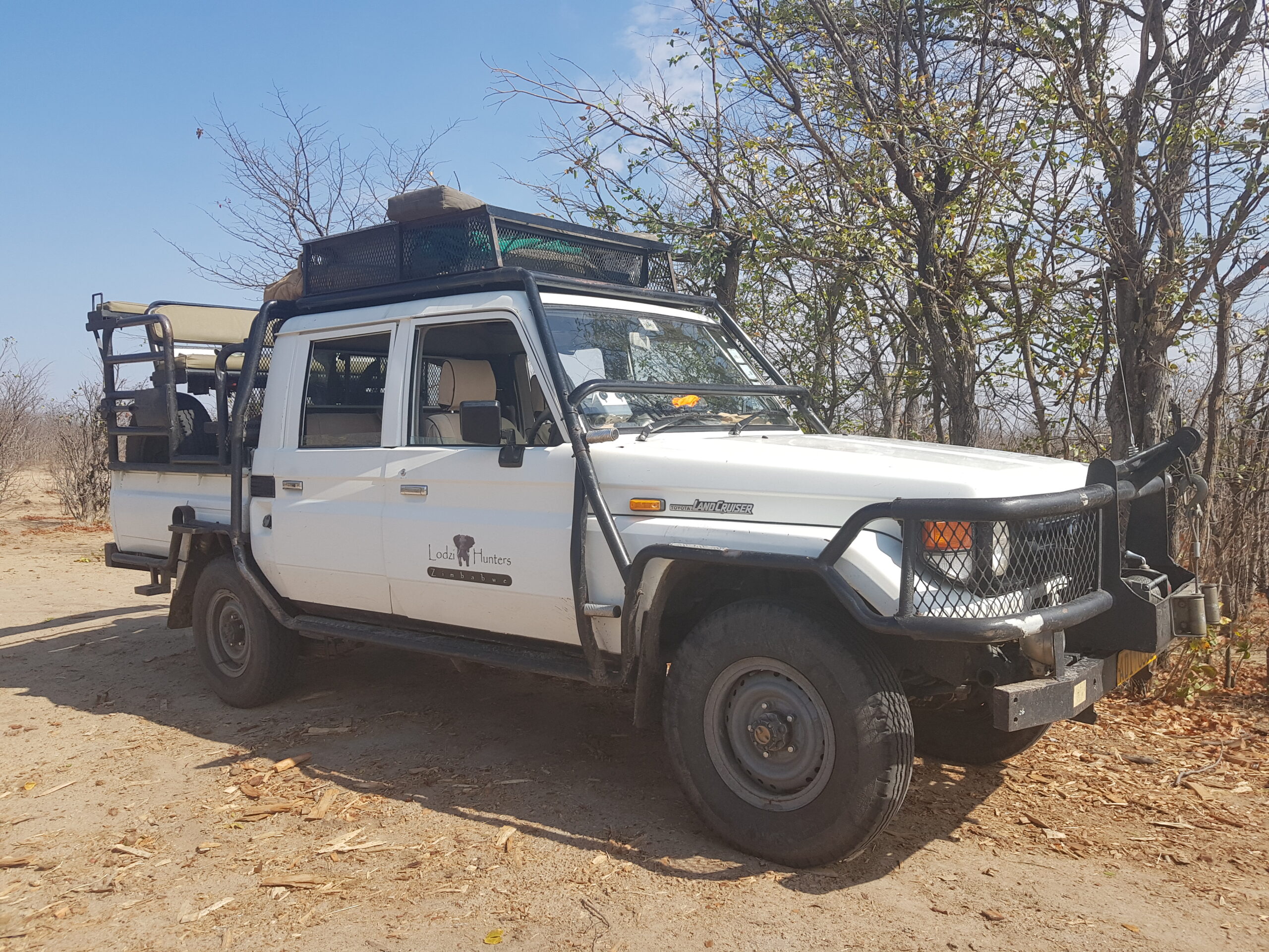 hunting-car-zimbabwe