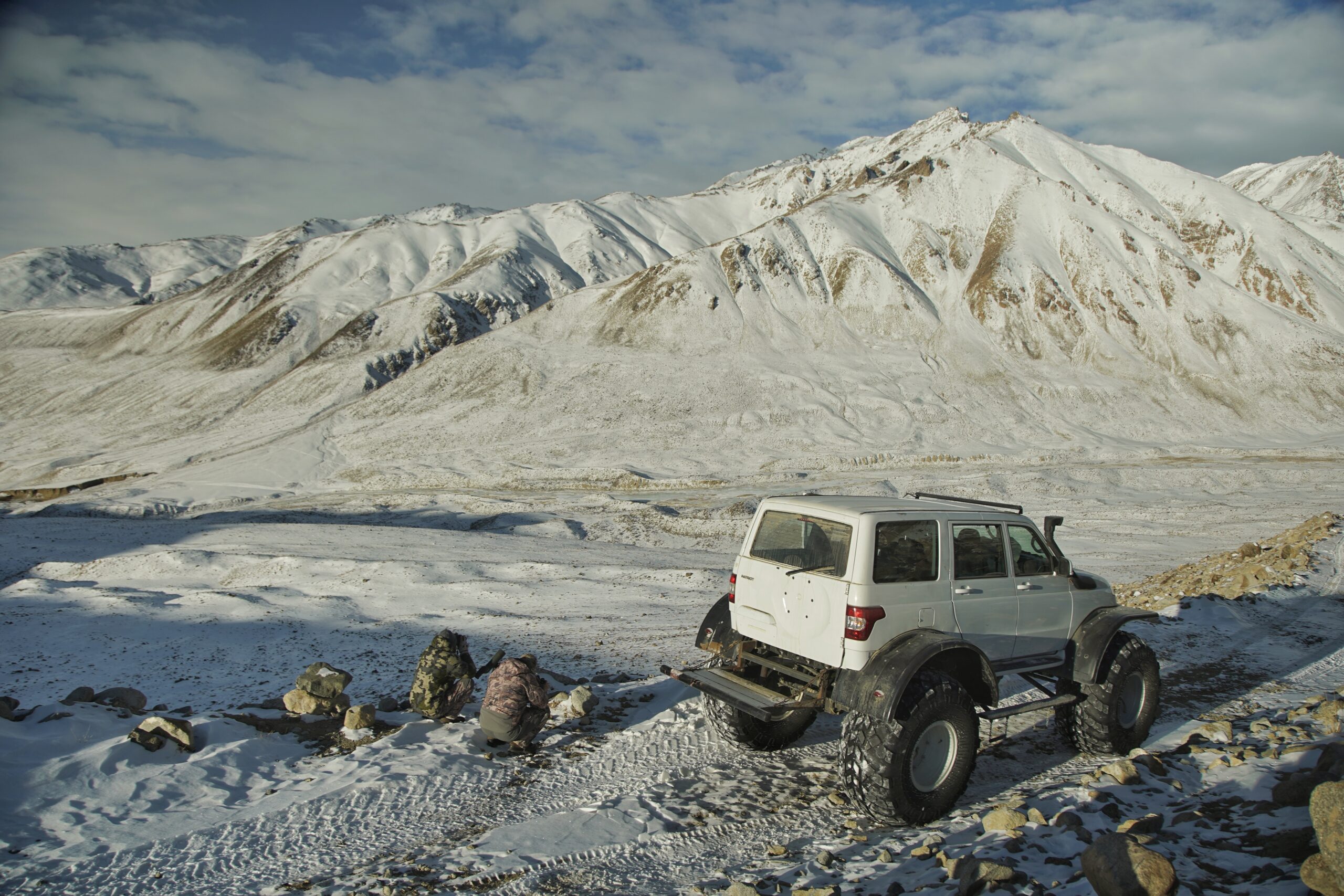 hunting-car-tajikistan