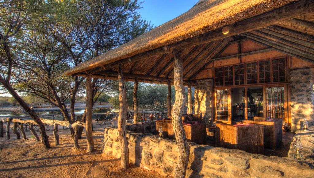 hunting-lodge-in-botswana