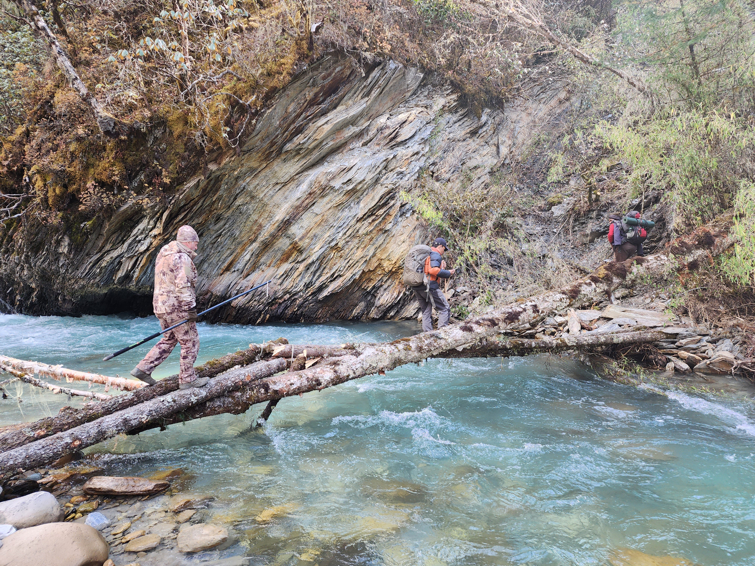 crossing-river-nepal