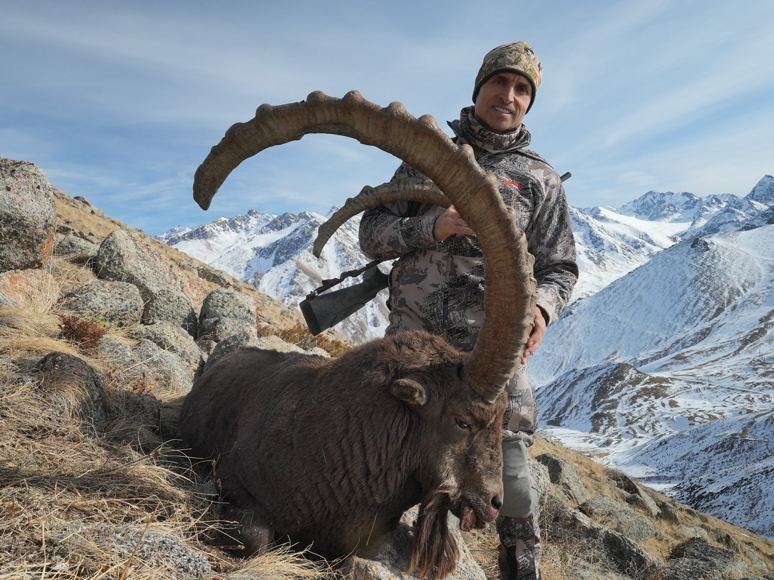 mid-asian-ibex-hunt-in-prime-area