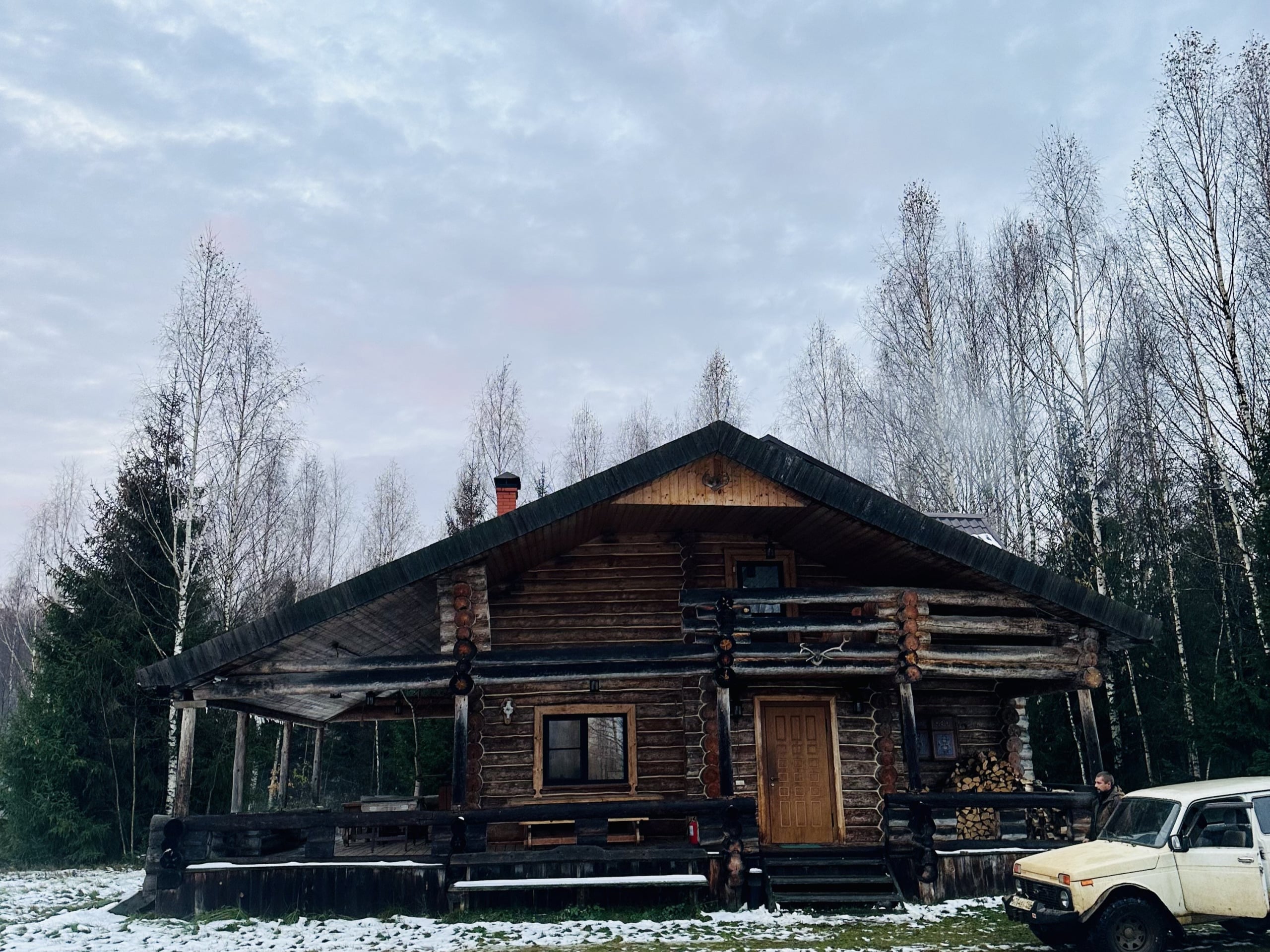 russian-hunting-lodge