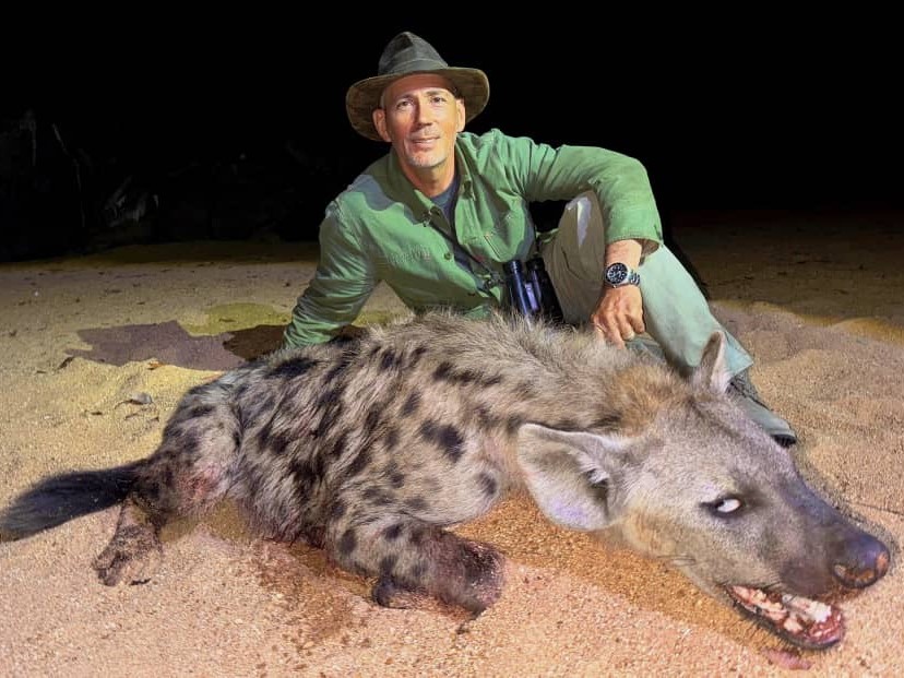 spotted-hyena-trophy-cameroon